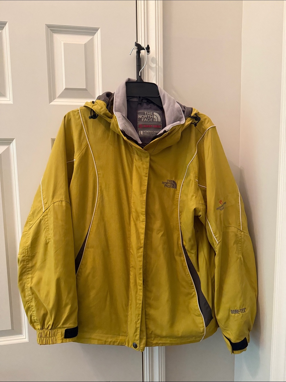 The North Face Women’s Hooded Gore‑Tex Rain Jacket Summit Series